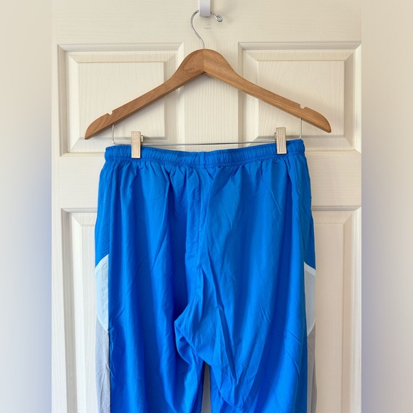 Nike Men’s Retro Track Pants - size Medium - Picture 4 of 5